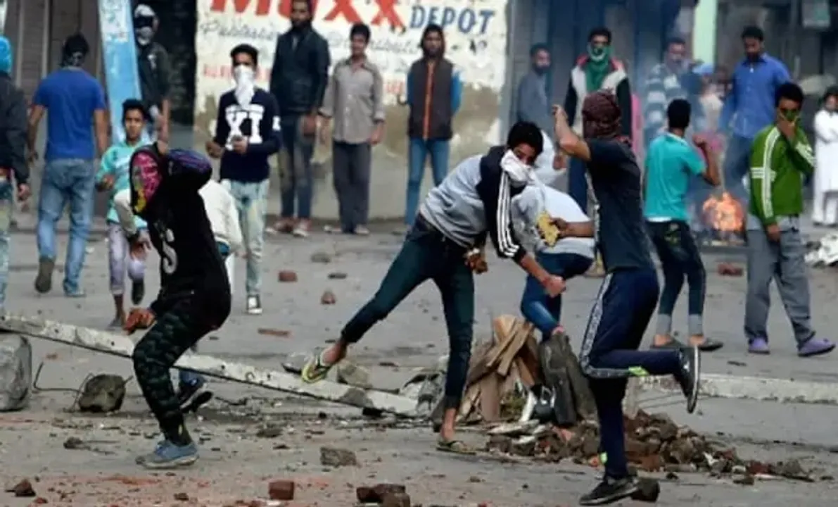 Assam: 3 Constables Injured In Stone Pelting At Golaghat Tea Estate